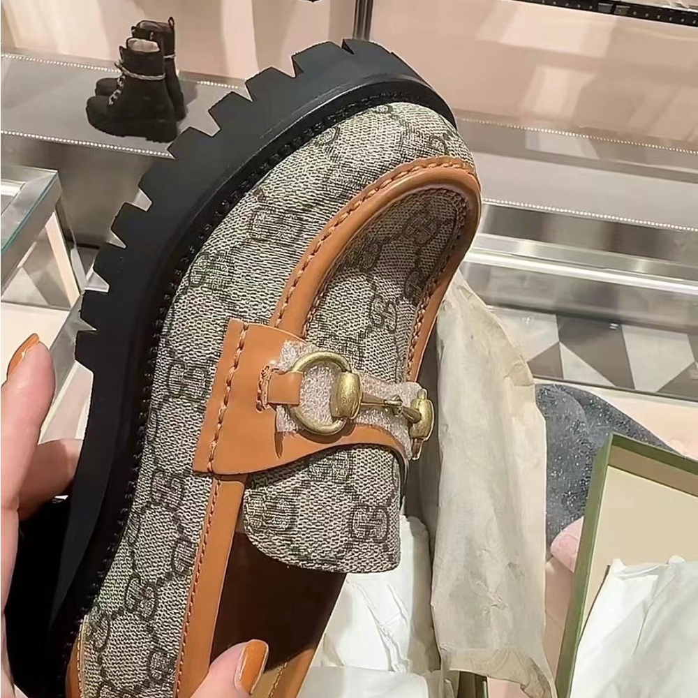 New in box Gucci GG lug sole loafers with horse-bit hardware details - Picture 3 of 6